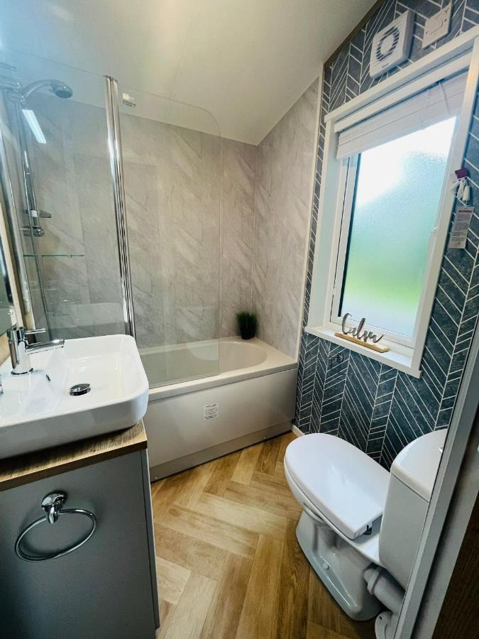 Luna With Hot Tub Holiday home York